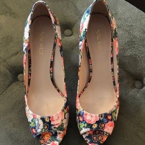 Women’s multi-colored pumps